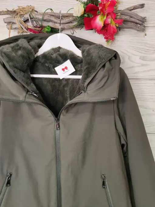 anorak verde capucha