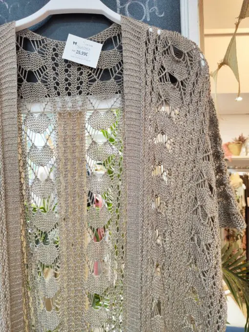chaqueta croche topo. Chaqueta ganchillo manga corta caída. Un básico de cada verano combínalo con vestidos fandas o pantalones pega con todo y dará a tu look un toque muy sofisticado.