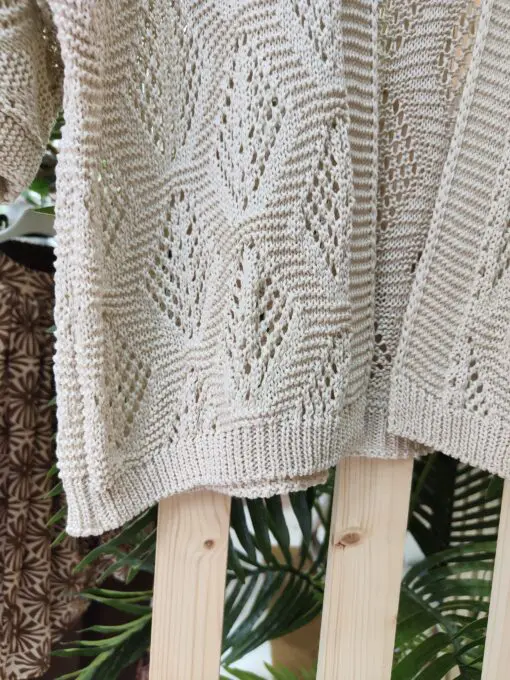 chaqueta color beige