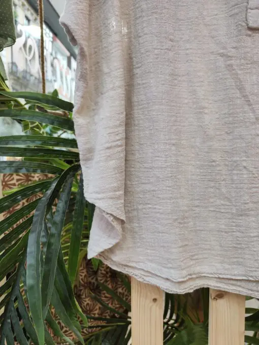 blusa beige botones