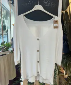 Camiseta de botones blanca (2)