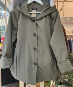 Parka verde con capucha