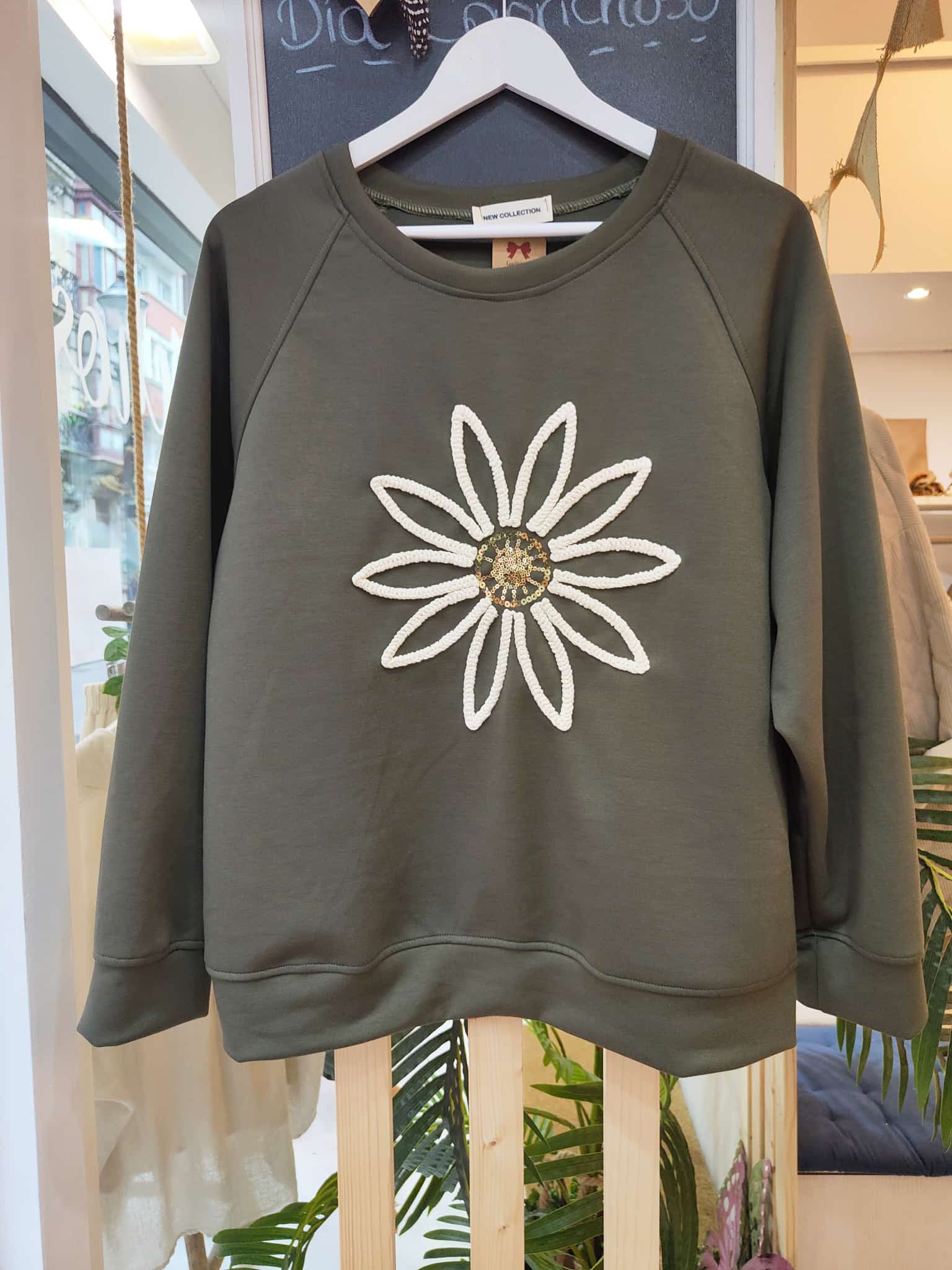 Sudadera flor verde Sudadera flor verde