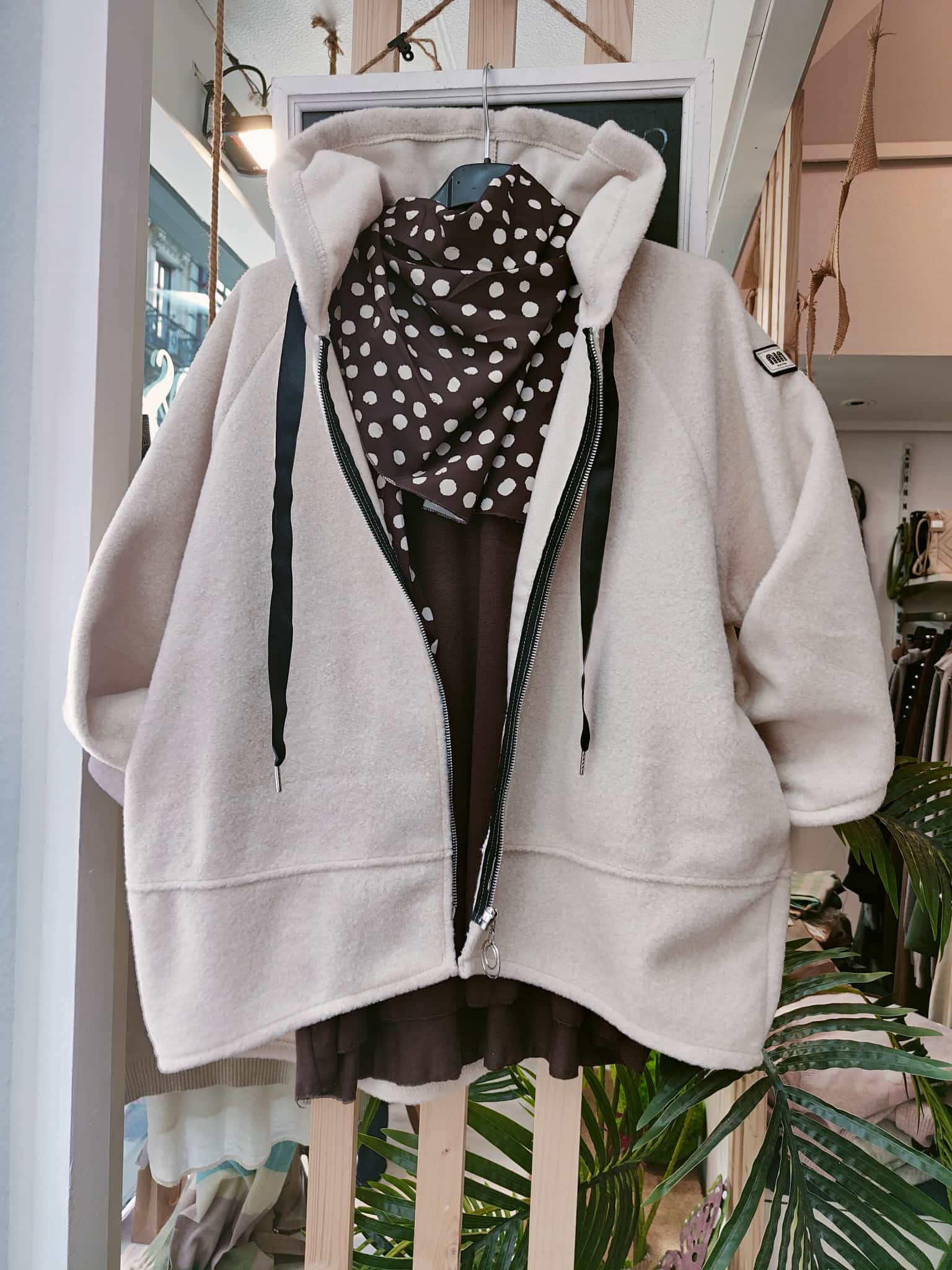 chaqueta clara chaqueta clara