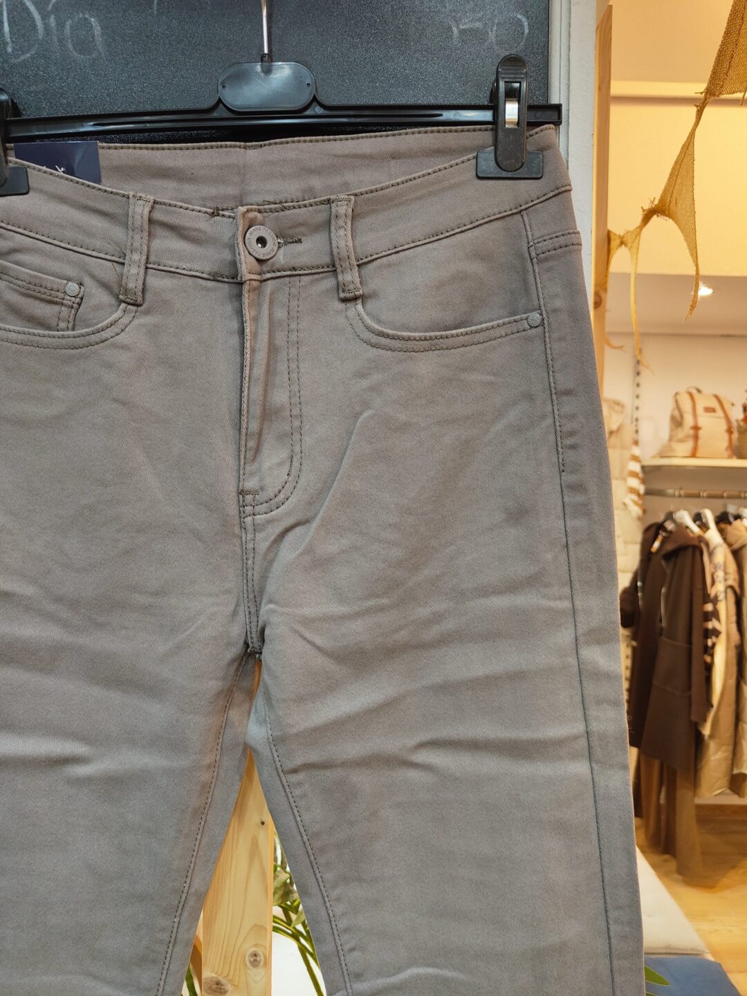 Pantalón pitillo • Hay tallas grandes