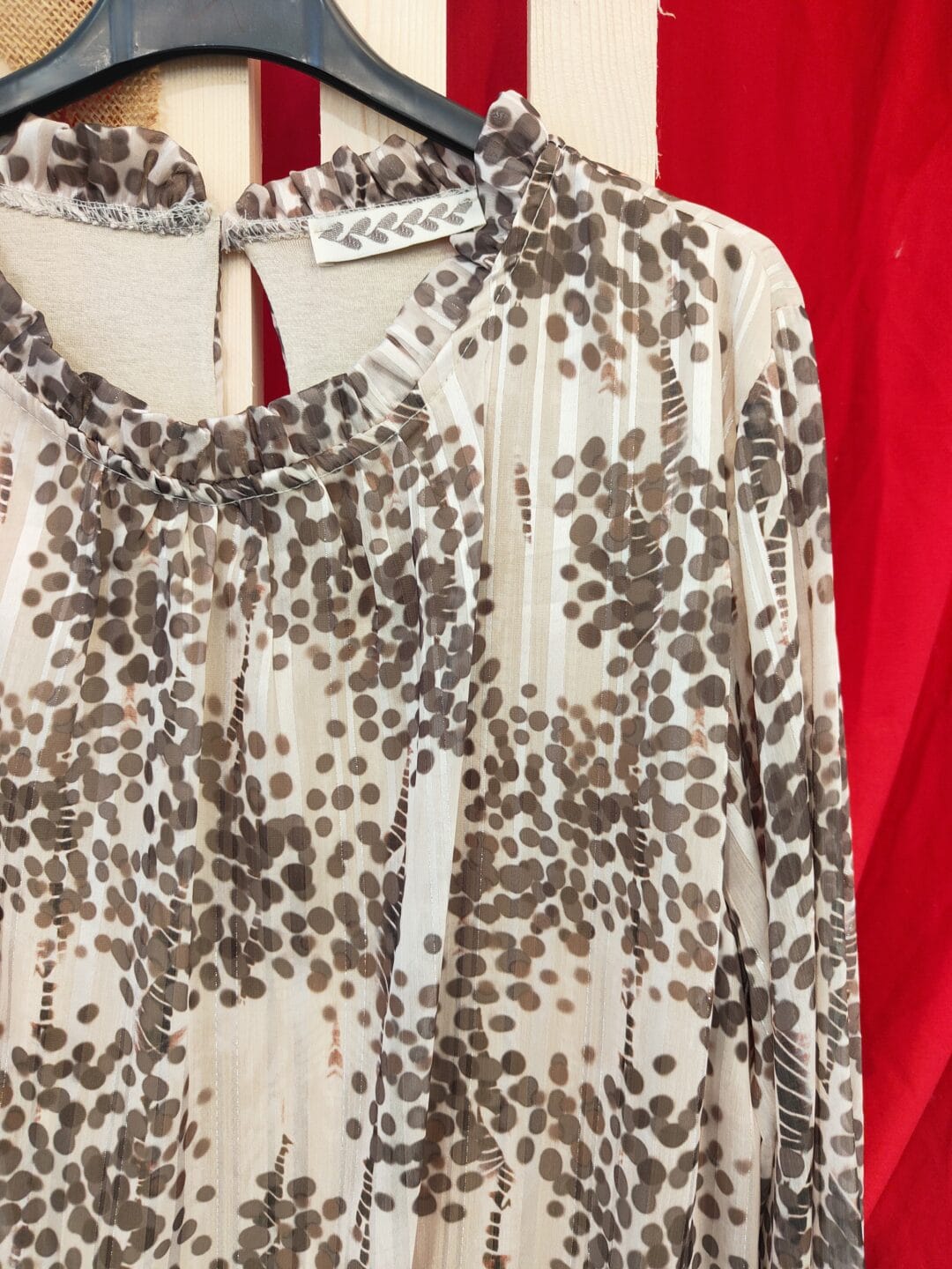 BLUSA ESTAMPADA • VARIOS MODELOS