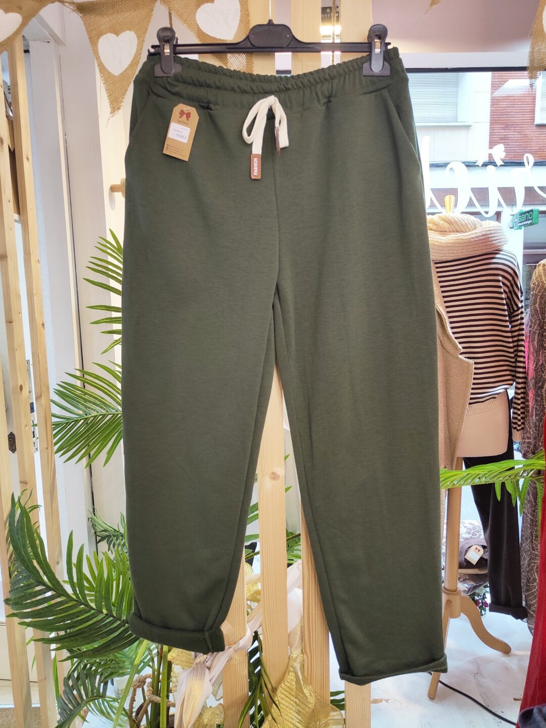 PANTALÓN ESTILO CHANDAL | TALLA M - L