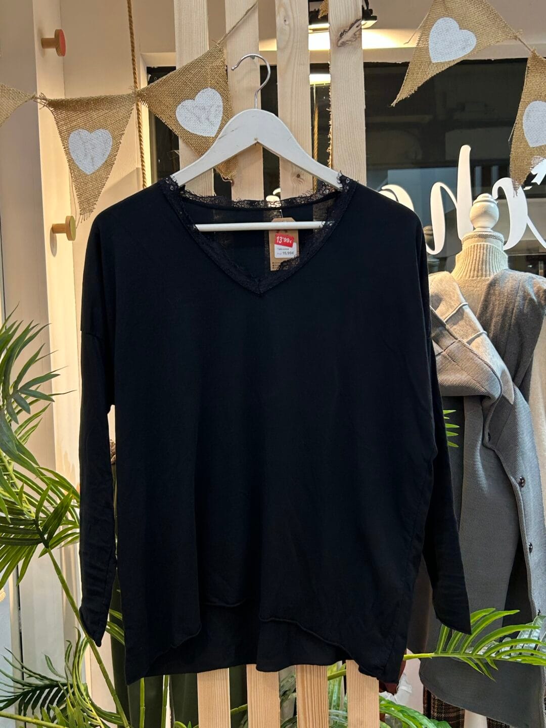 Camiseta Básica de Puntilla