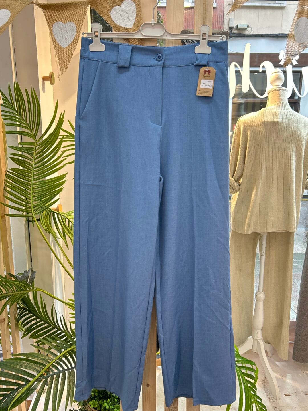 Pantalon estilo traje