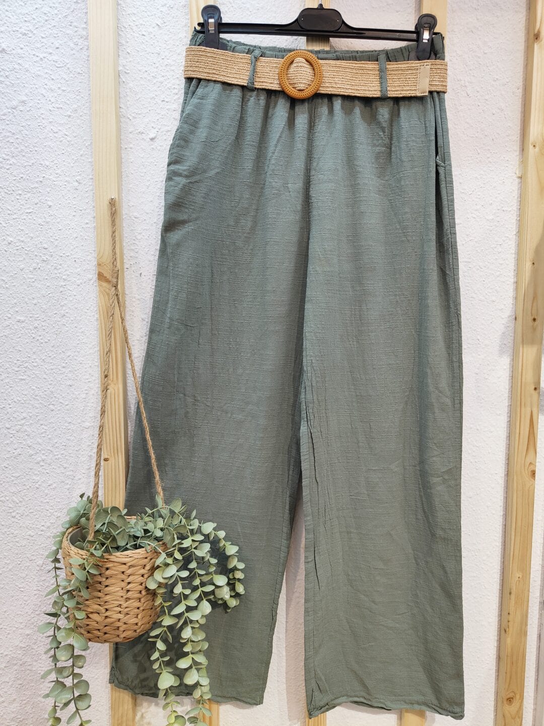 Pantalón Palazzo con cinturón de regalo