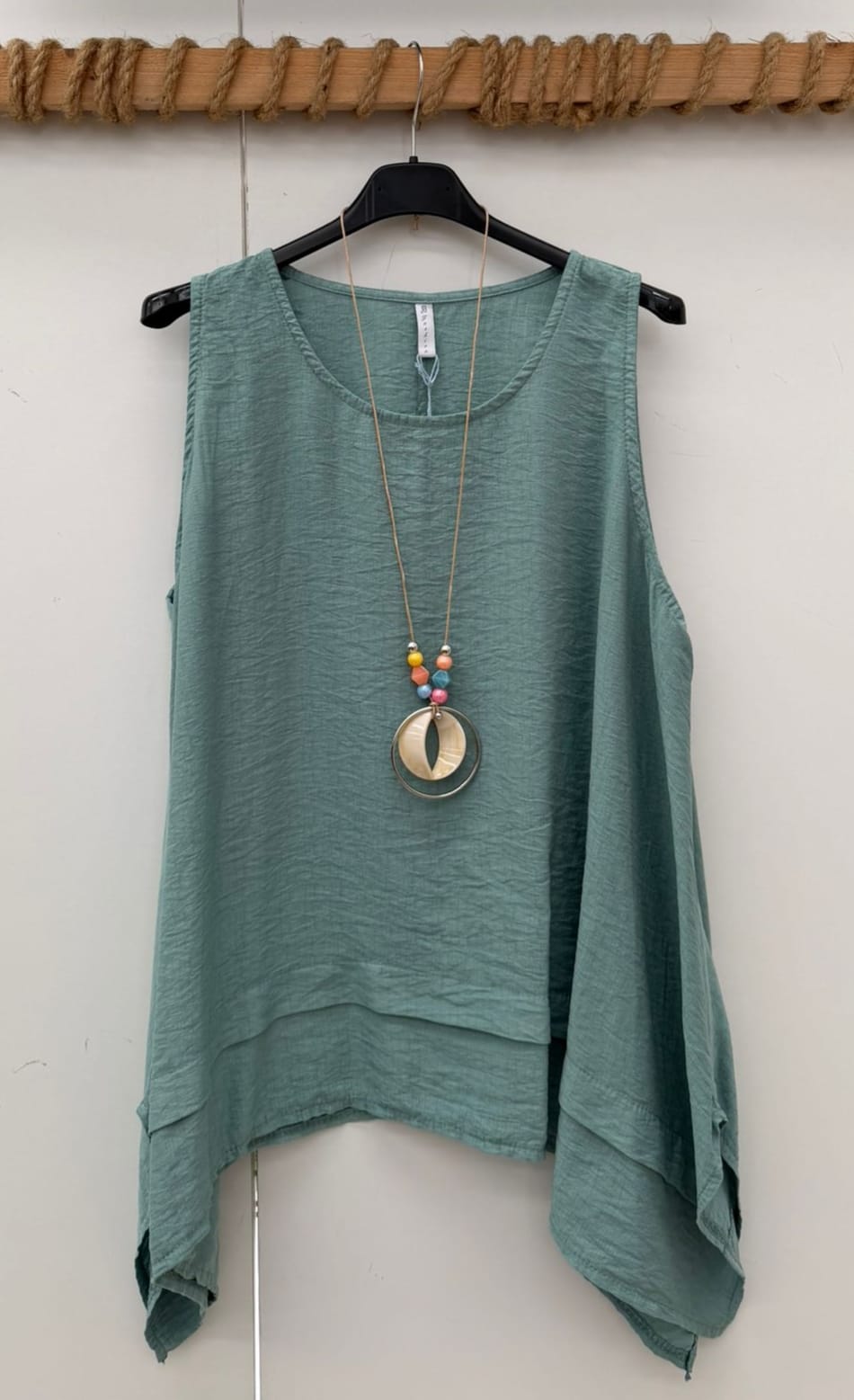 Blusa asimétrica de tirantes