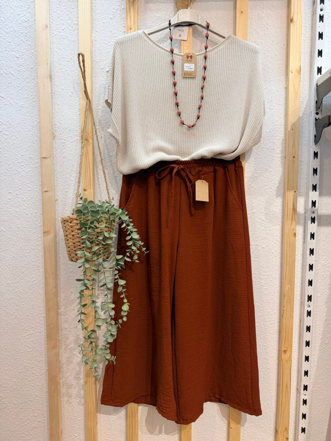 Pantalón pirata de tela fina para el verano