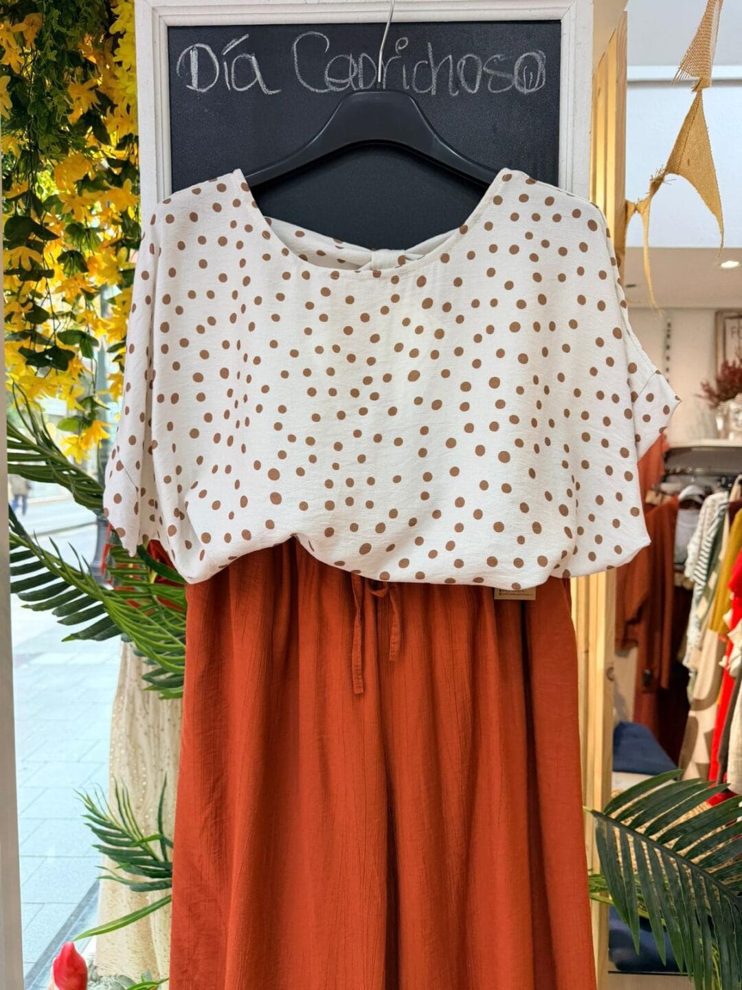 Camiseta de lunares con lazo en la espalda | Nueva Temporada
