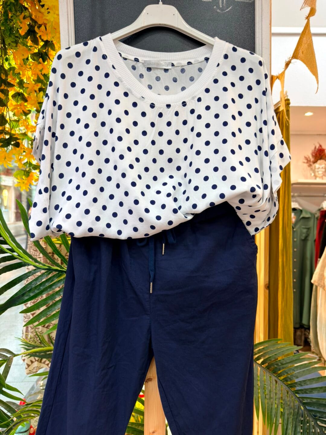 Blusa lunares clásica
