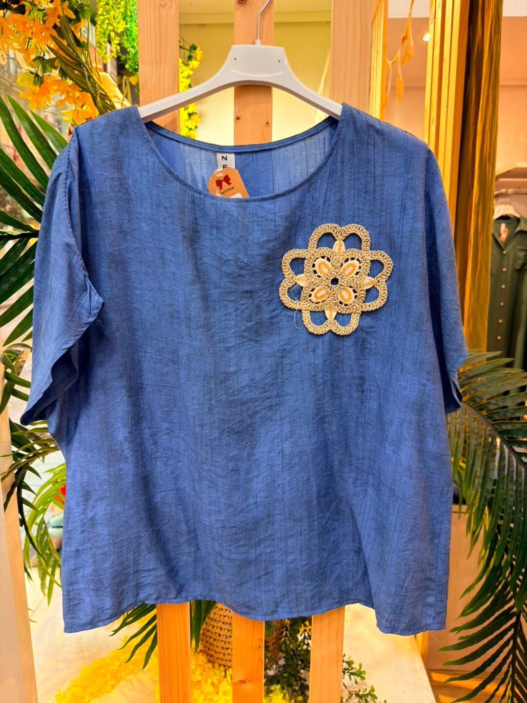Blusa bordada flor