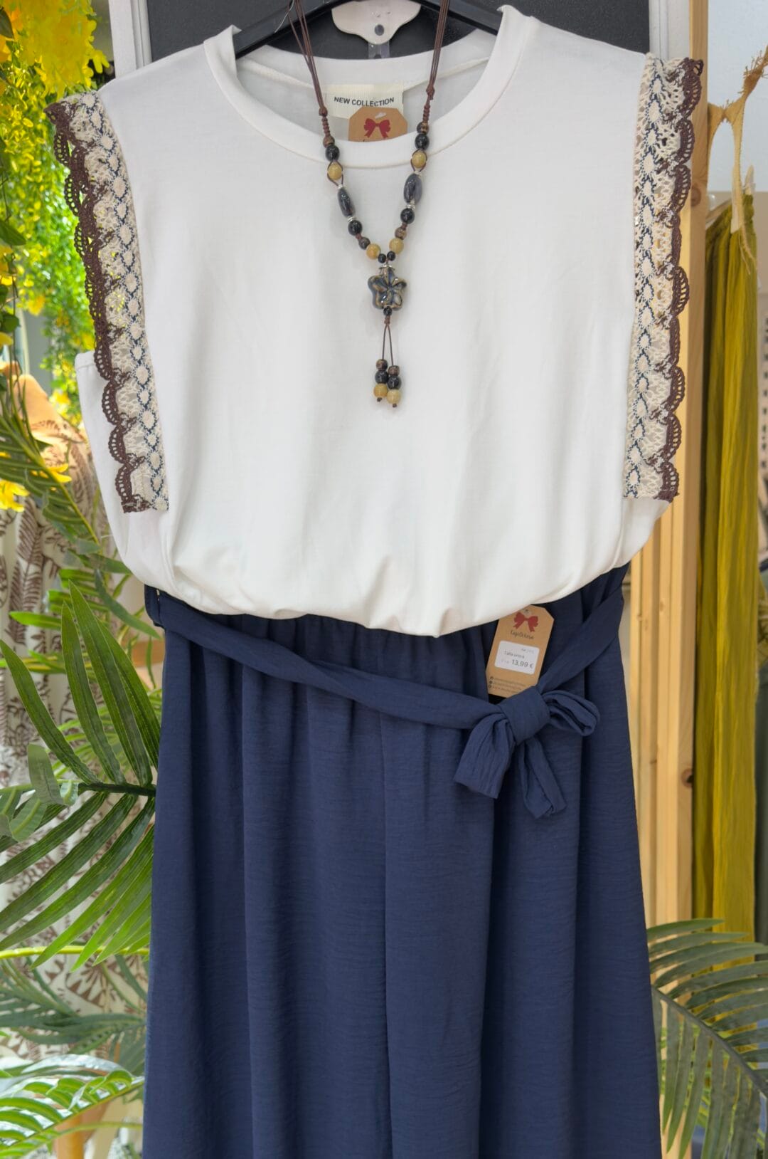Blusa encaje contrastante