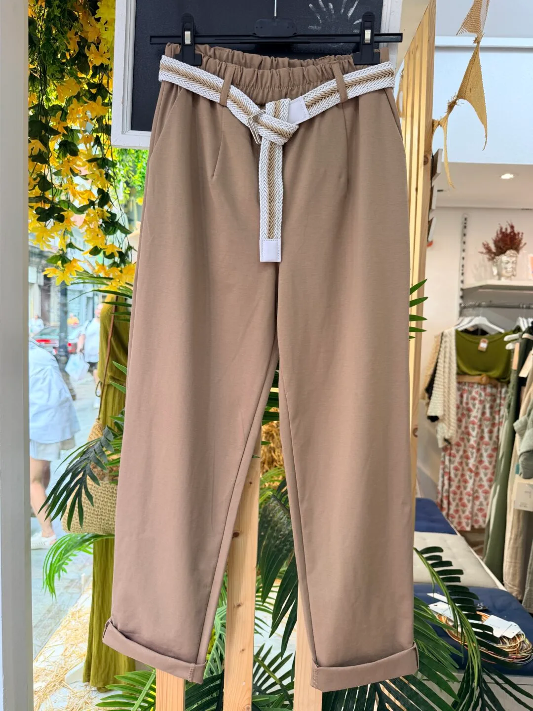 Pantalón cinturón trenzado