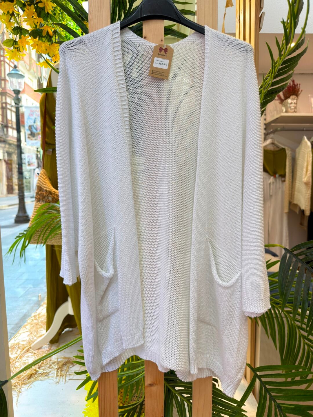 Chaqueta calada con bolsillos