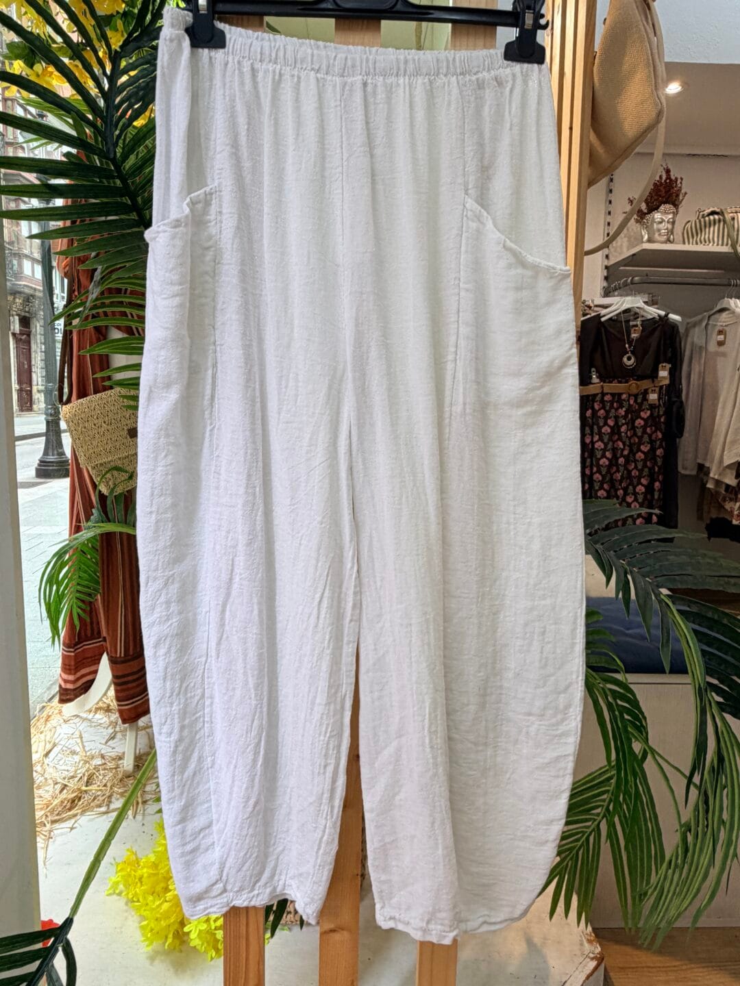 Pantalón bolsillos delanteros