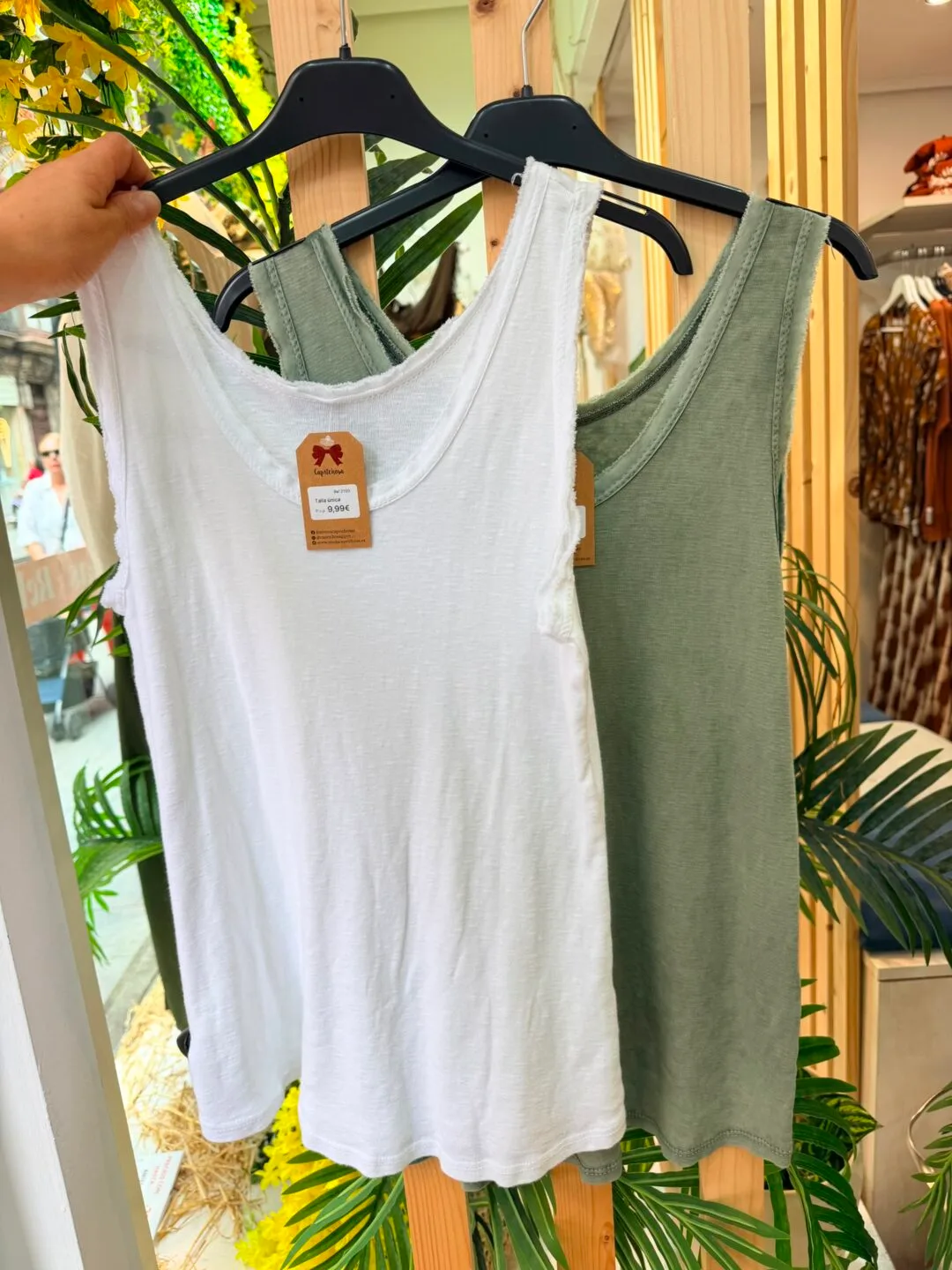 Camiseta básica de tirantes
