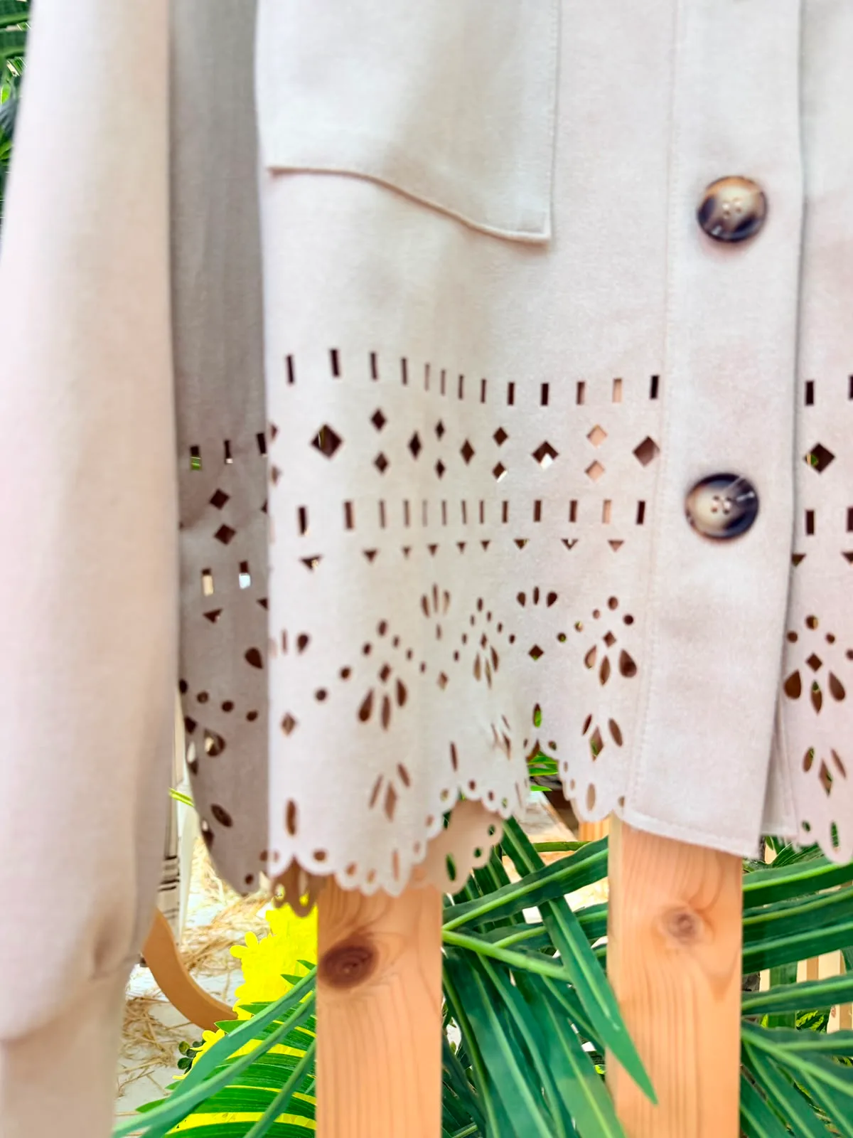 Chaqueta antelina con bordad