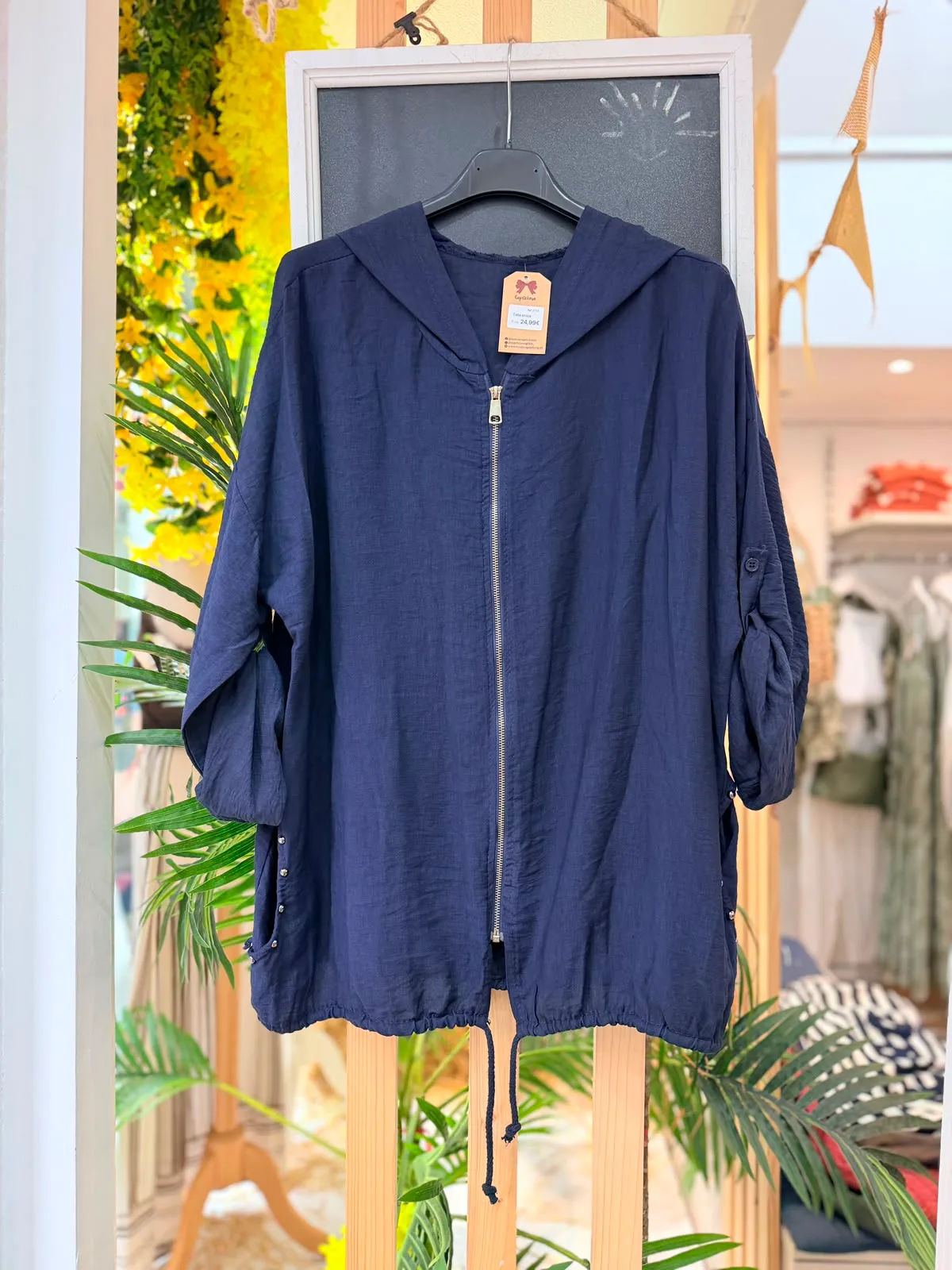 Chaqueta con capucha