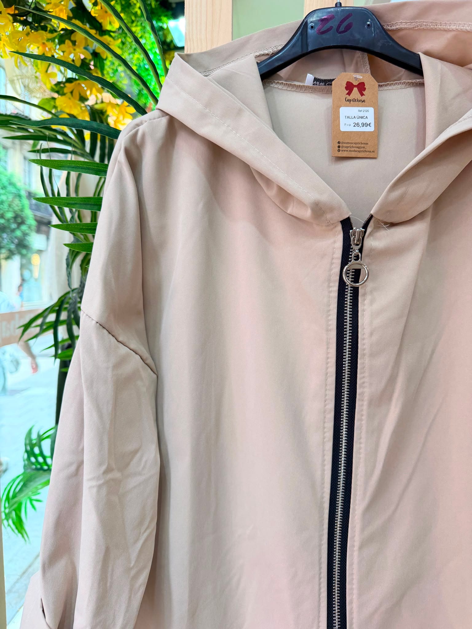 Chubasquero beige