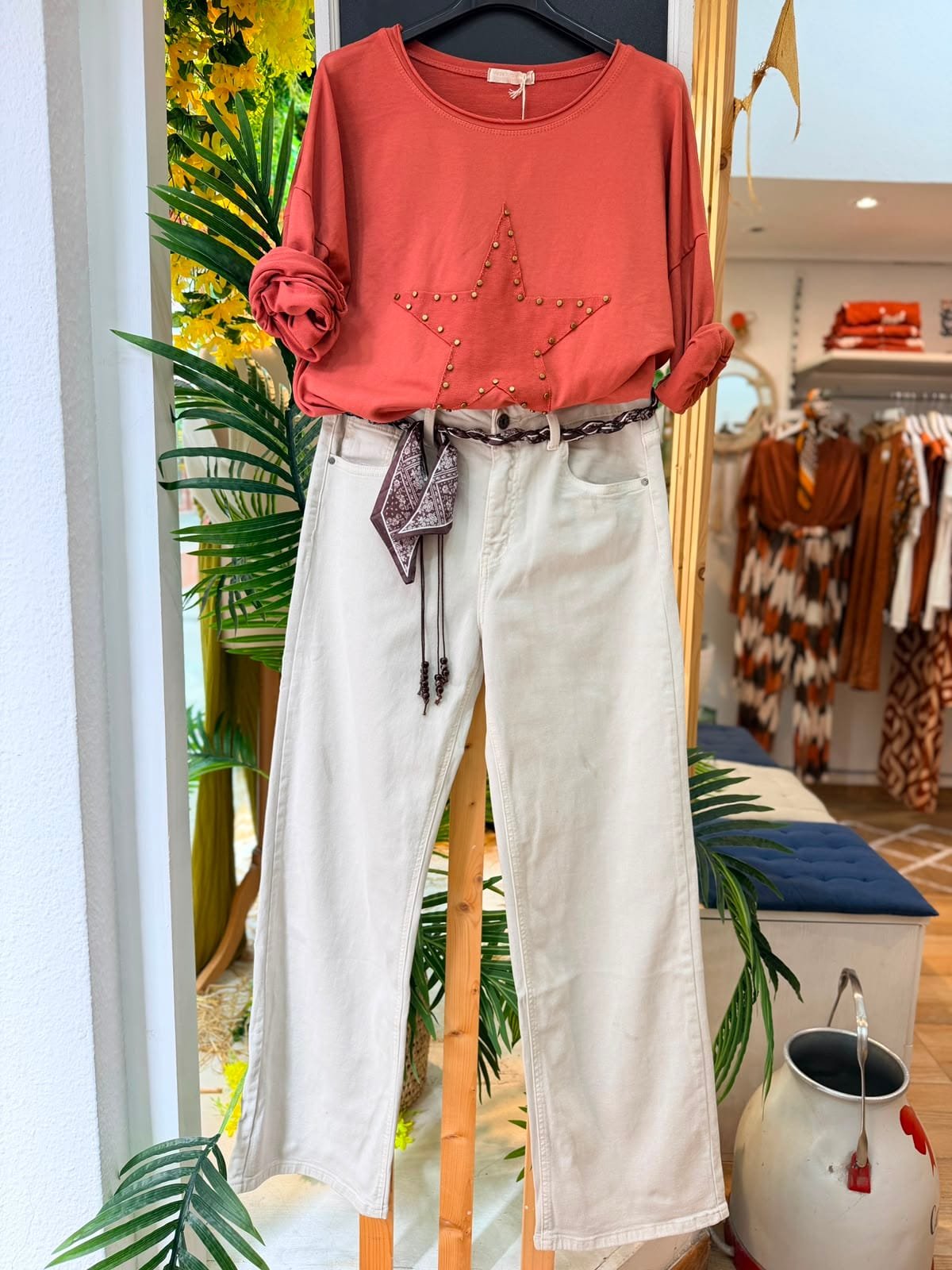 Conjunto Pantalón beige con cinturón
