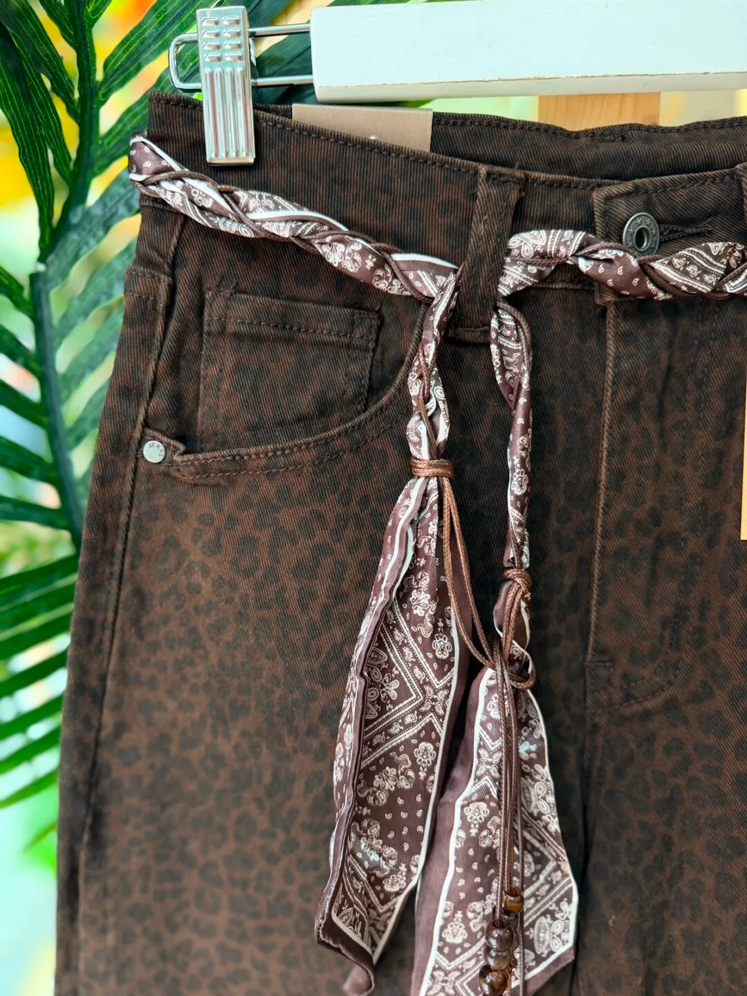 Pantalón con estampado de leopardo