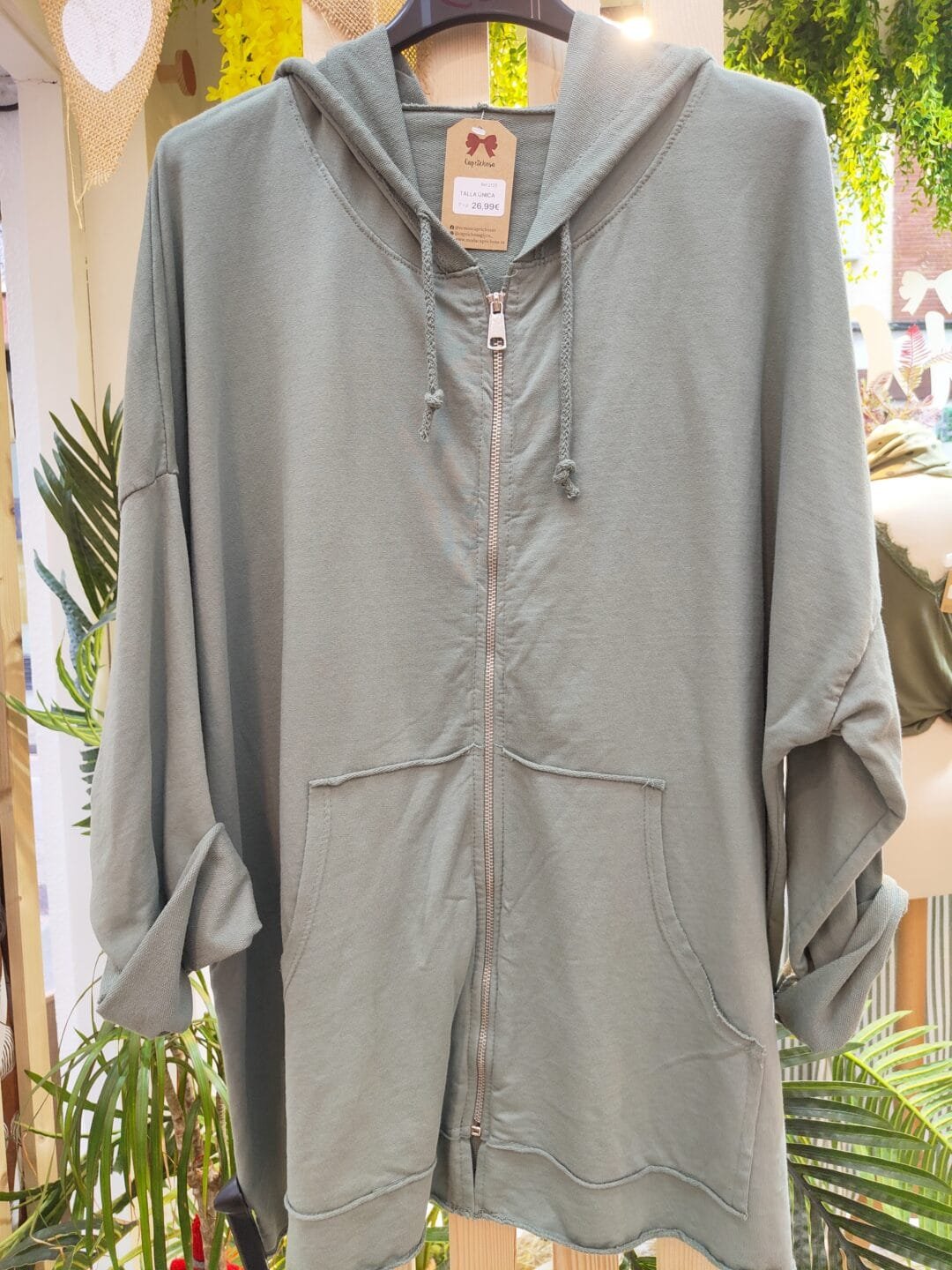 Chaqueta con capucha