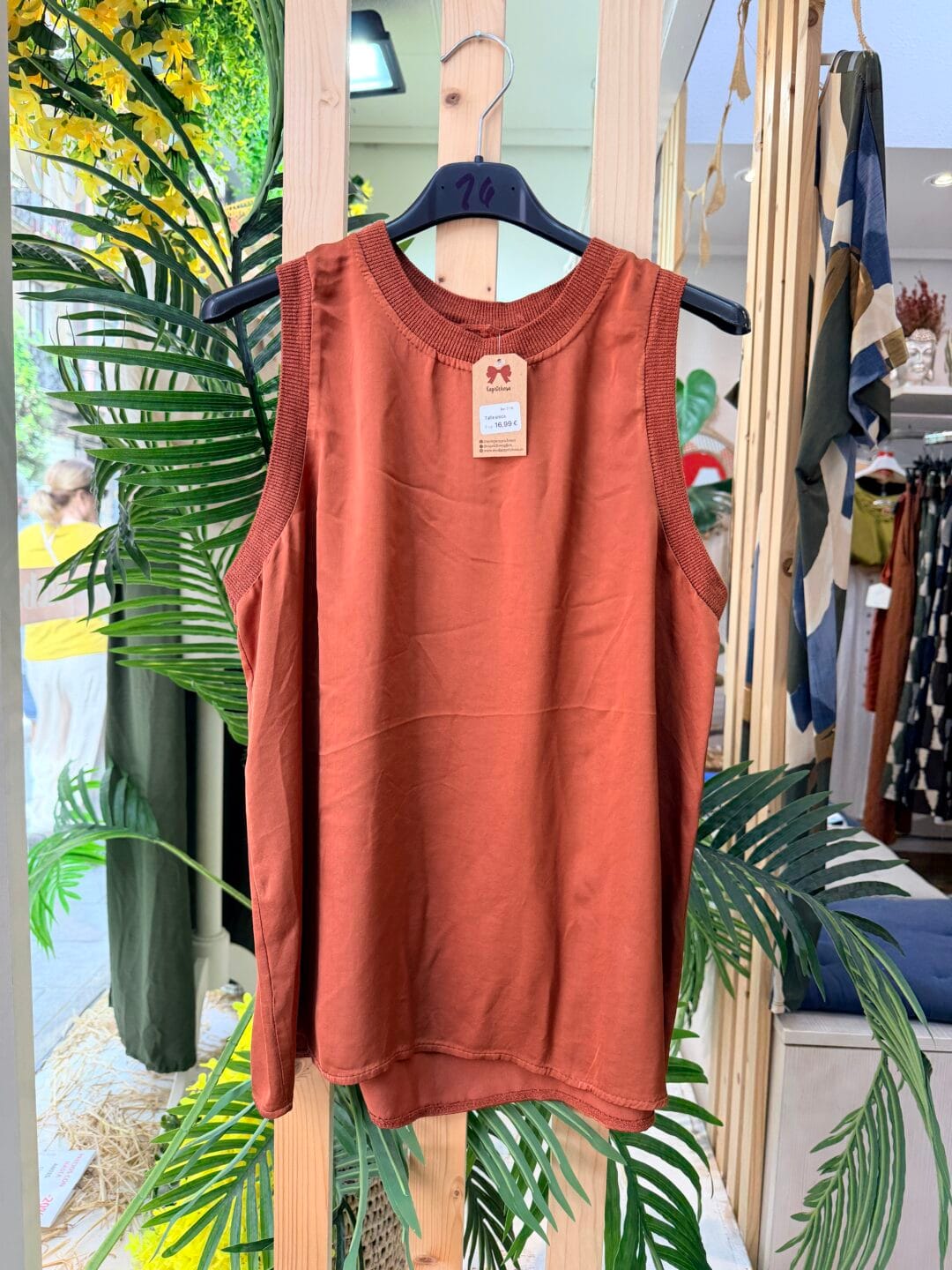 Blusa sin mangas saten