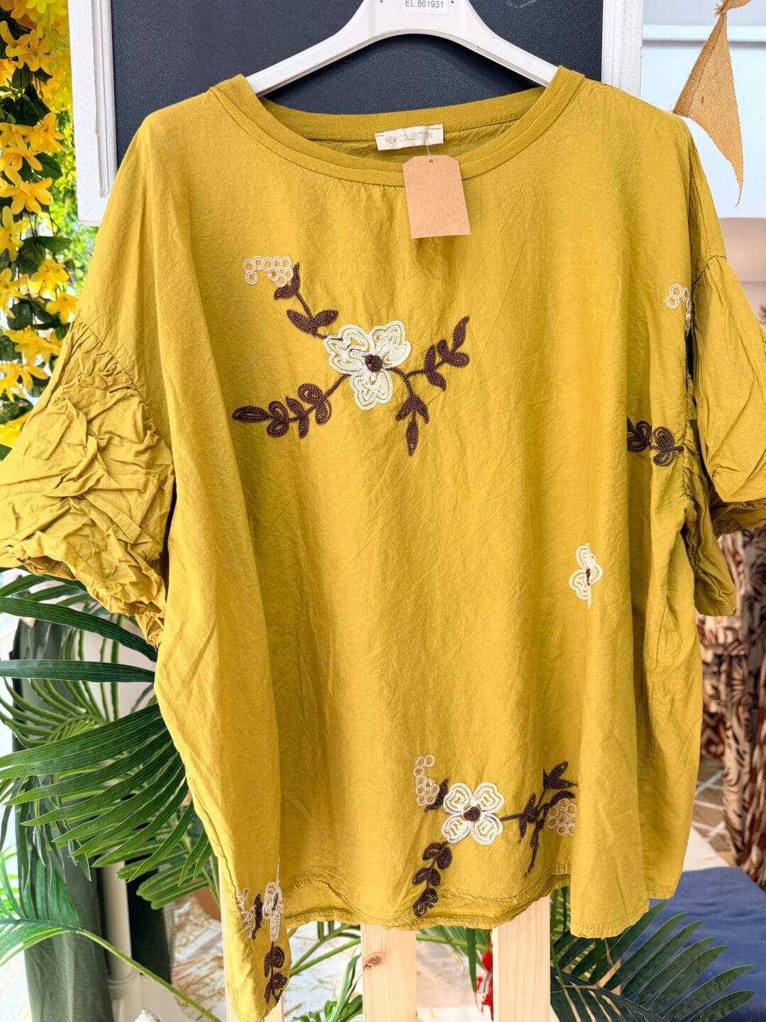 Blusa floral con mangas globo