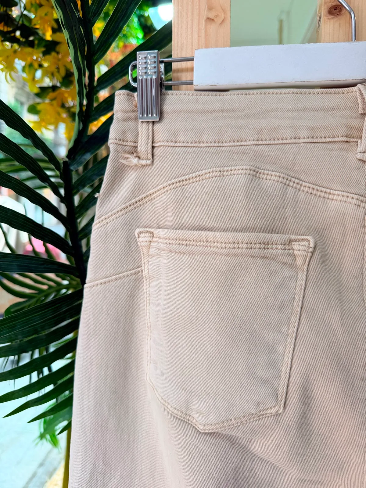 Pantalón con flecos bolsillo