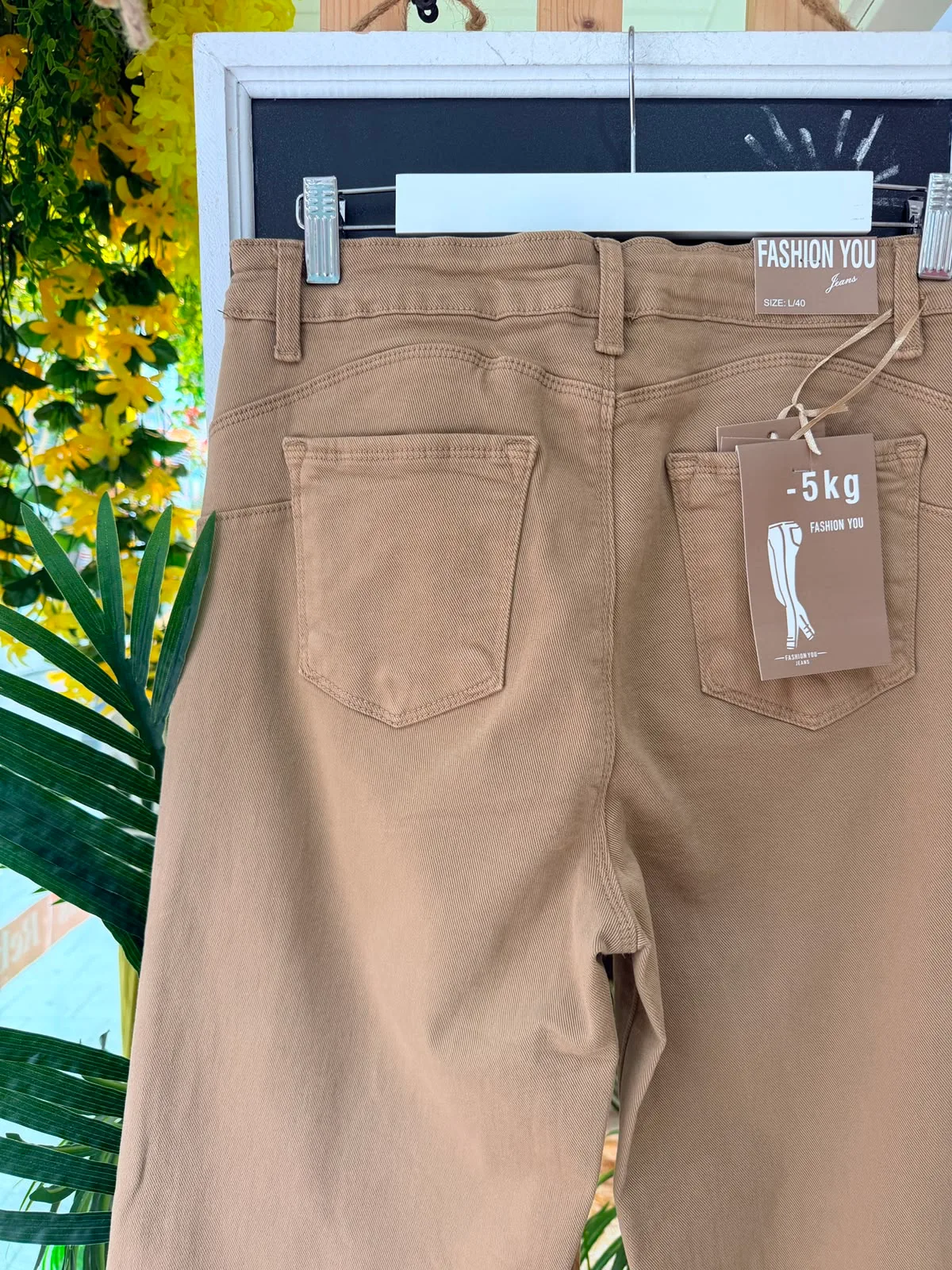 Pantalón flecos tostado