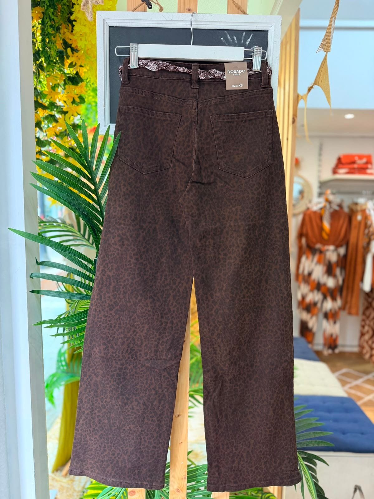 Pantalón leopardo sutil