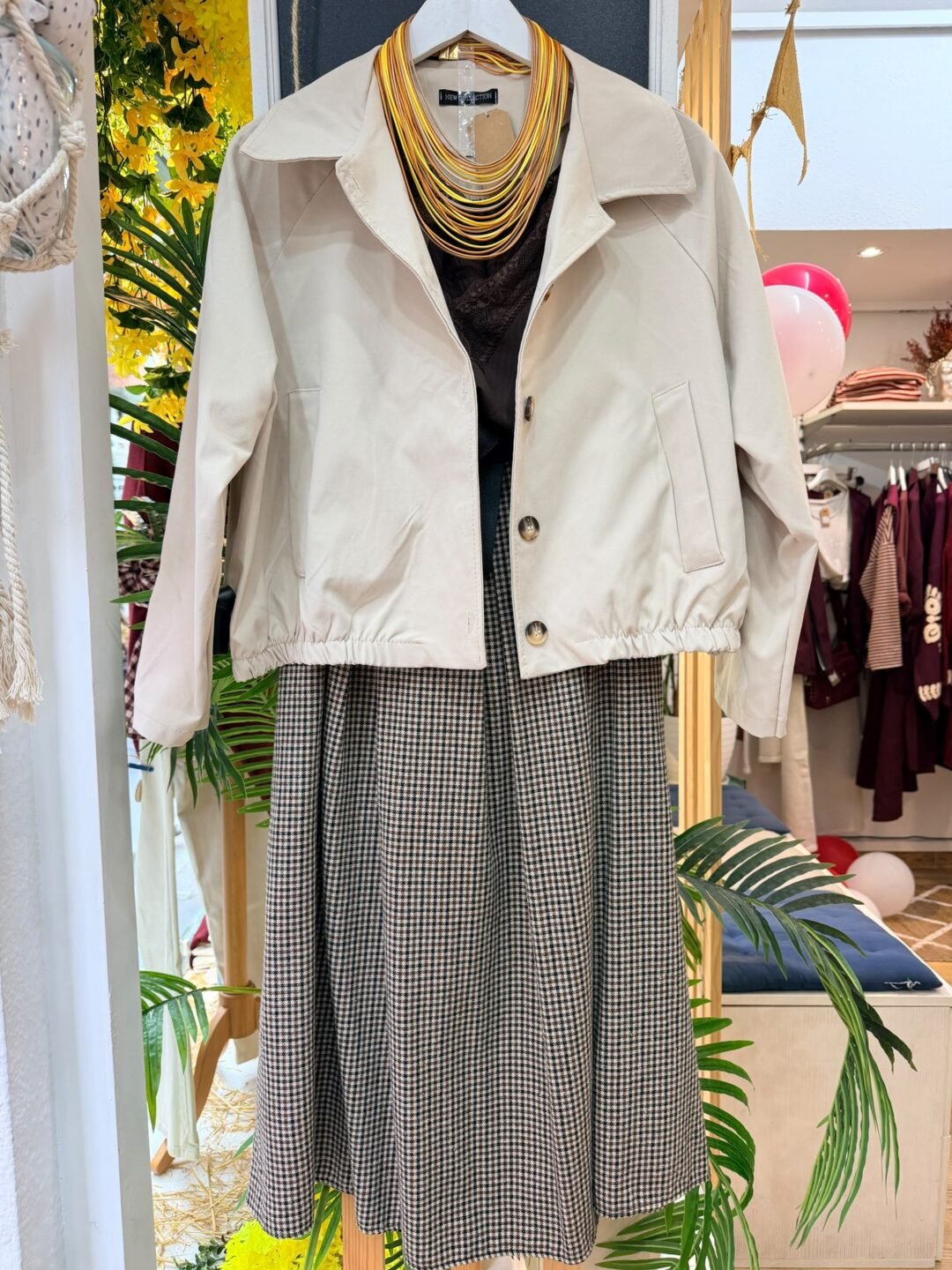 Chaqueta corta con resorte
