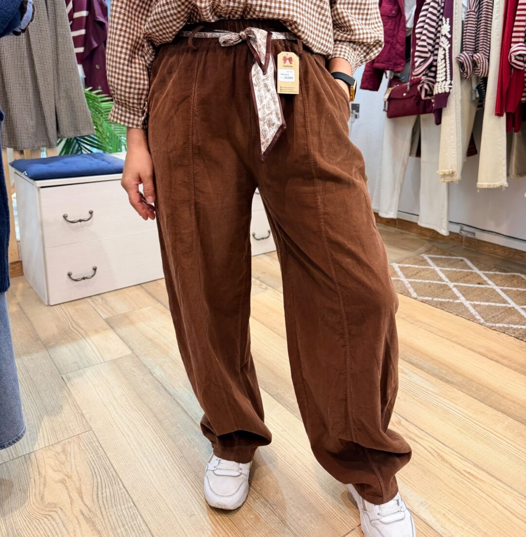 Pantalón tipo Pana con Cinturón