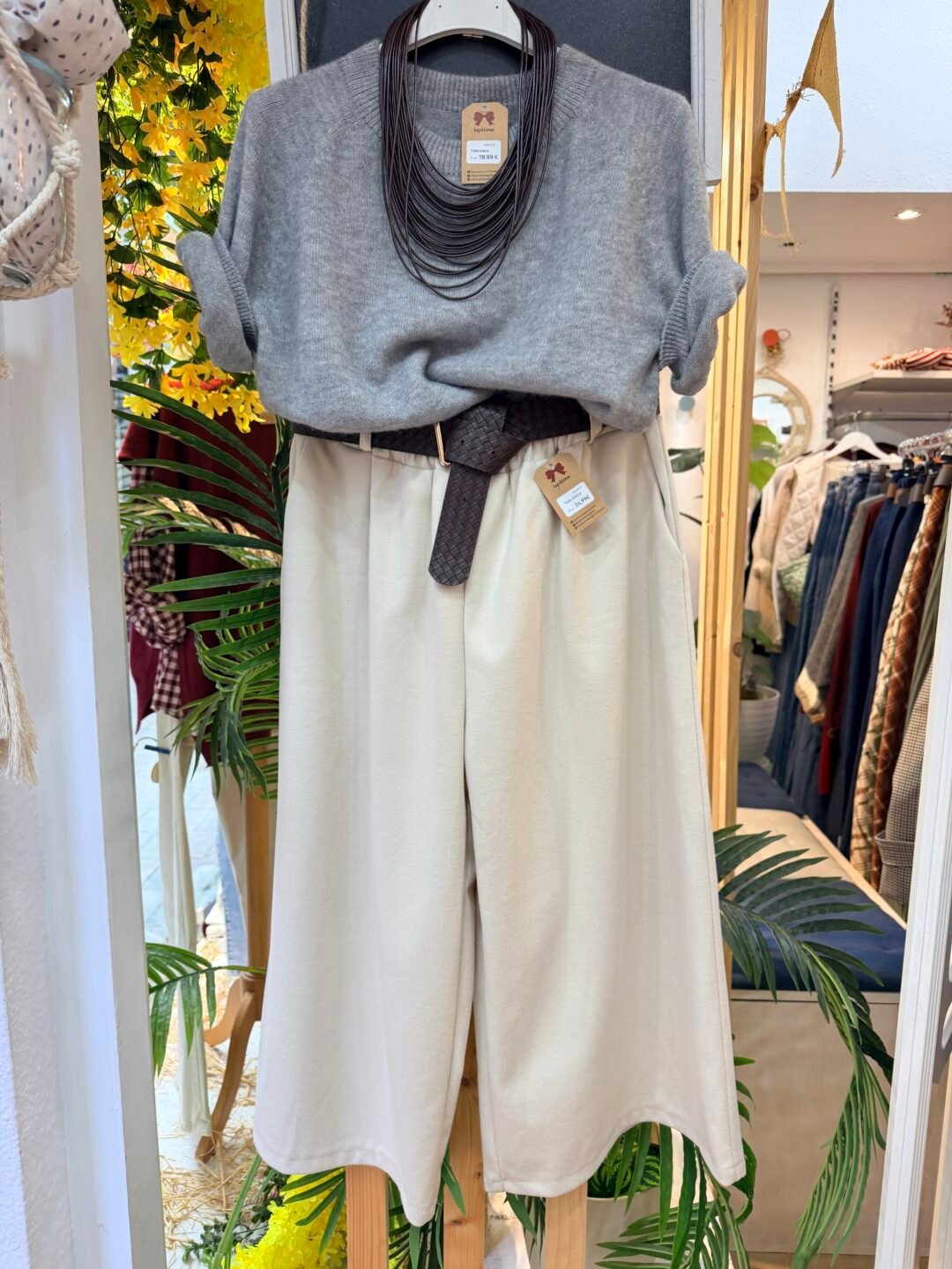 Pantalón midi con cinturón